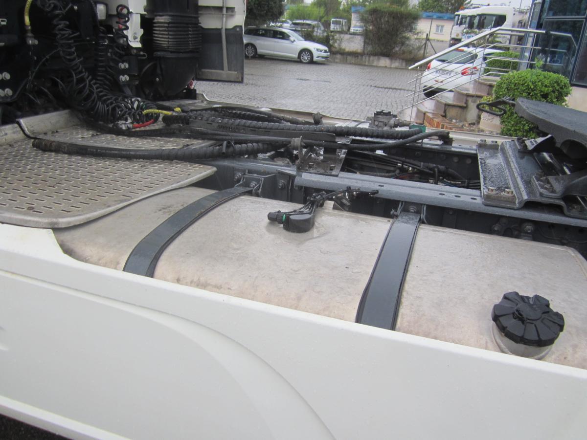 Tracteur routier DAF XF 480