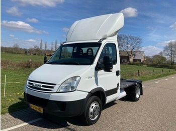 Tracteur routier, Véhicule utilitaire Iveco Daily 35C18 minisattelzug 7000 kg: photos 1