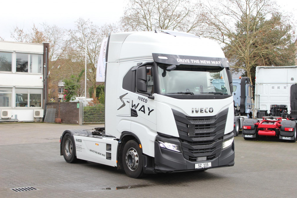 Tracteur routier Iveco S-Way 510 Retarder Standklima Navi Kühlbox