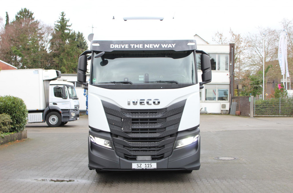 Tracteur routier Iveco S-Way 510 Retarder Standklima Navi Kühlbox