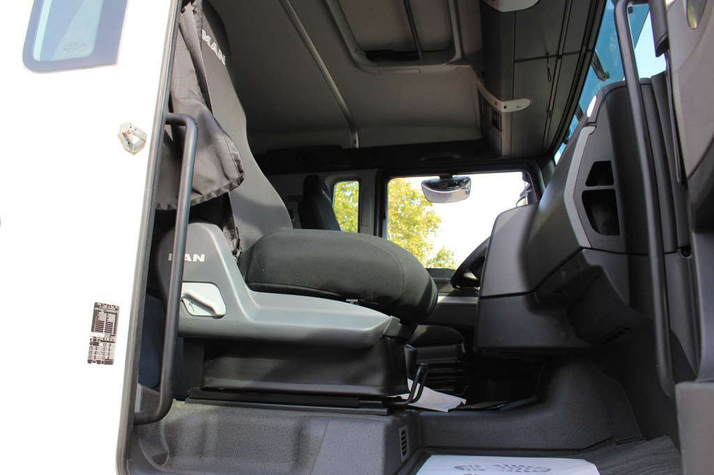 Tracteur routier MAN TGX 18.480 E6 Flachdach 2 Tanks Retarder