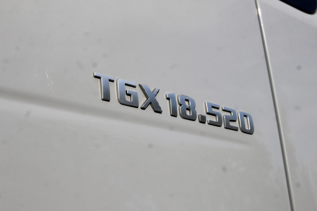 Tracteur routier MAN TGX 18.520 XXL Standklima Navi Xenon Retarder