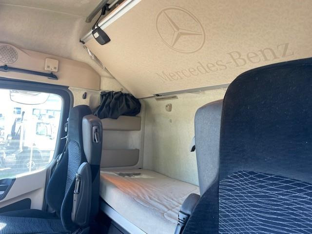 Tracteur routier Mercedes Actros 1845