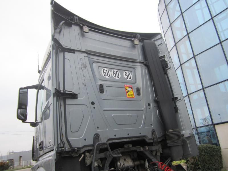 Tracteur routier Mercedes Actros 1845