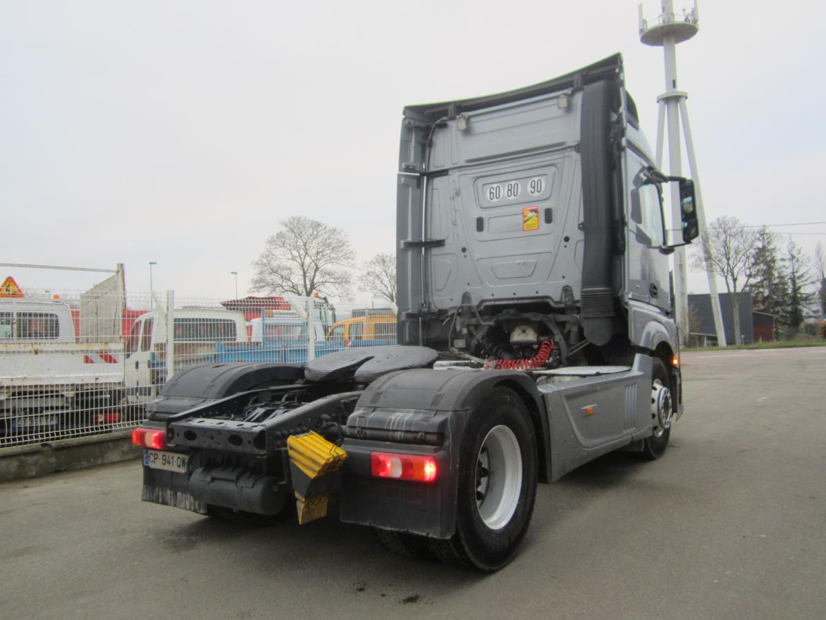 Tracteur routier Mercedes Actros 1845