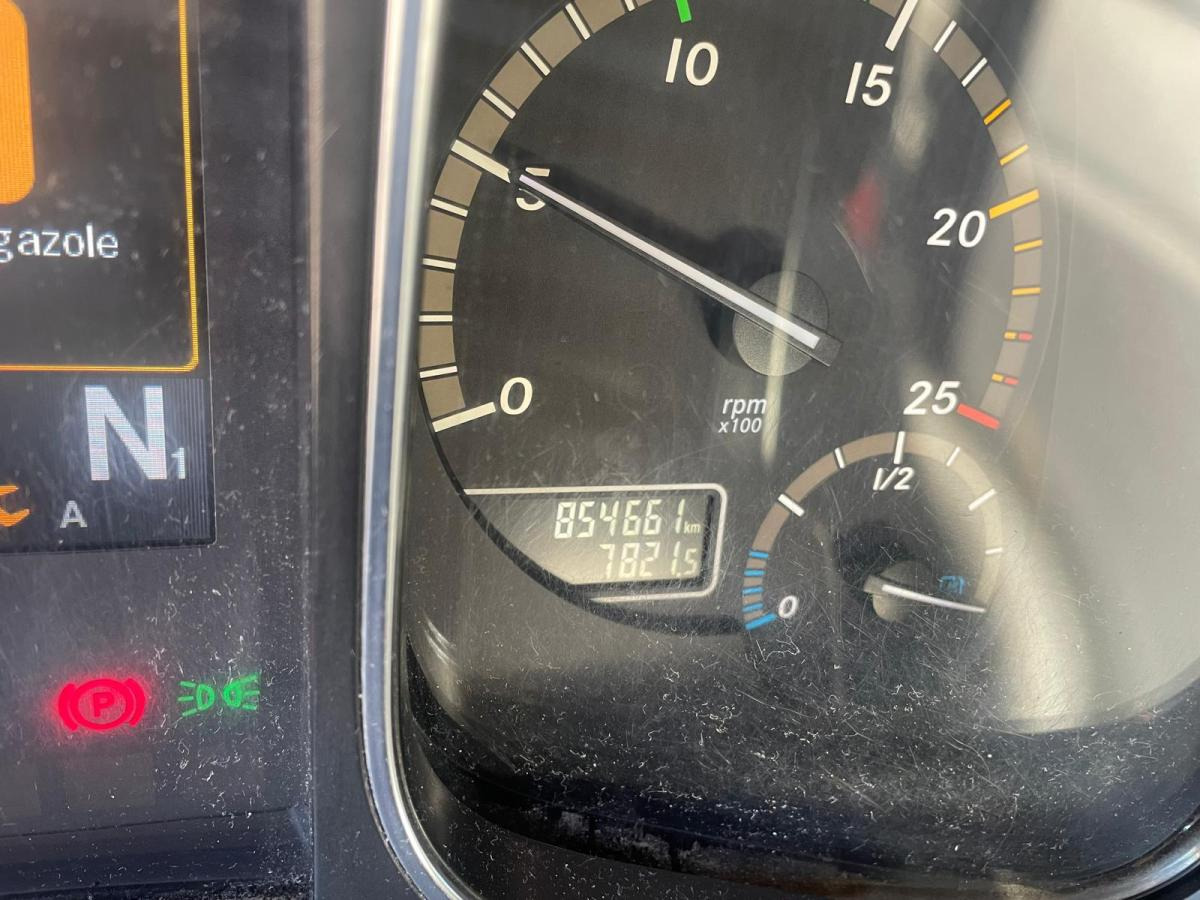 Tracteur routier Mercedes Actros 1845