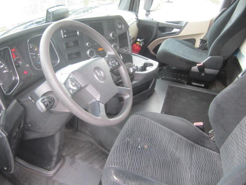 Tracteur routier Mercedes Actros 1845