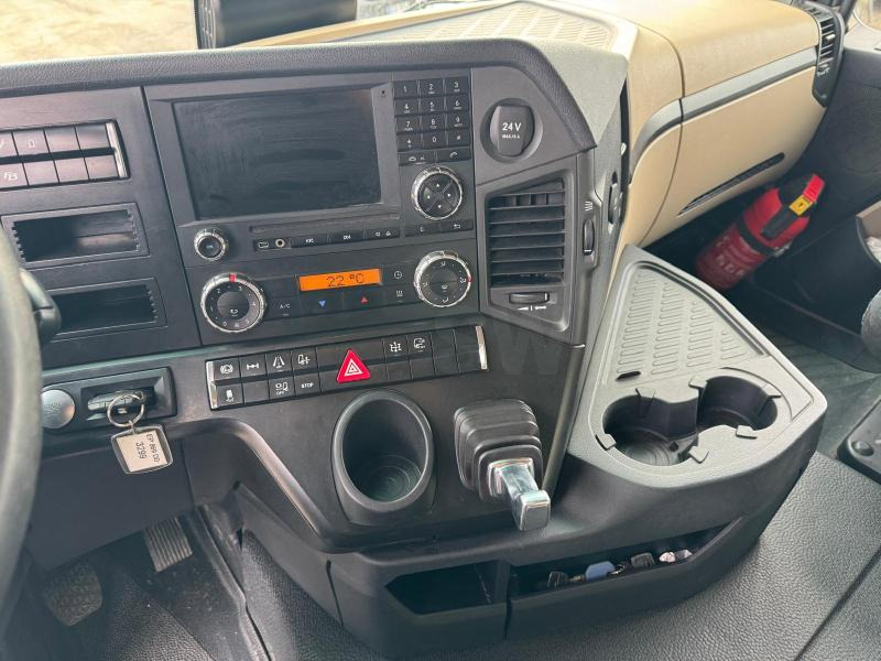 Tracteur routier Mercedes Actros 1845