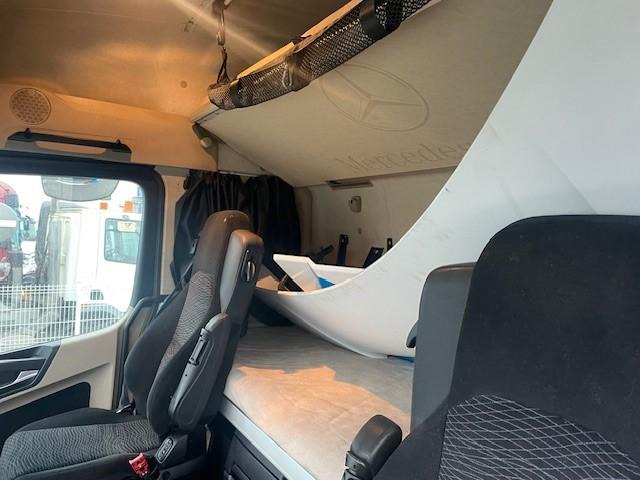 Tracteur routier Mercedes Actros 1845