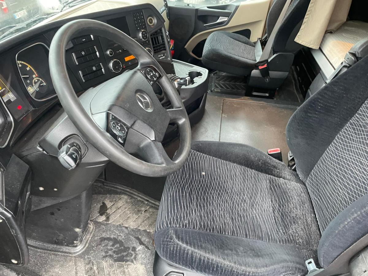 Tracteur routier Mercedes Actros 1845