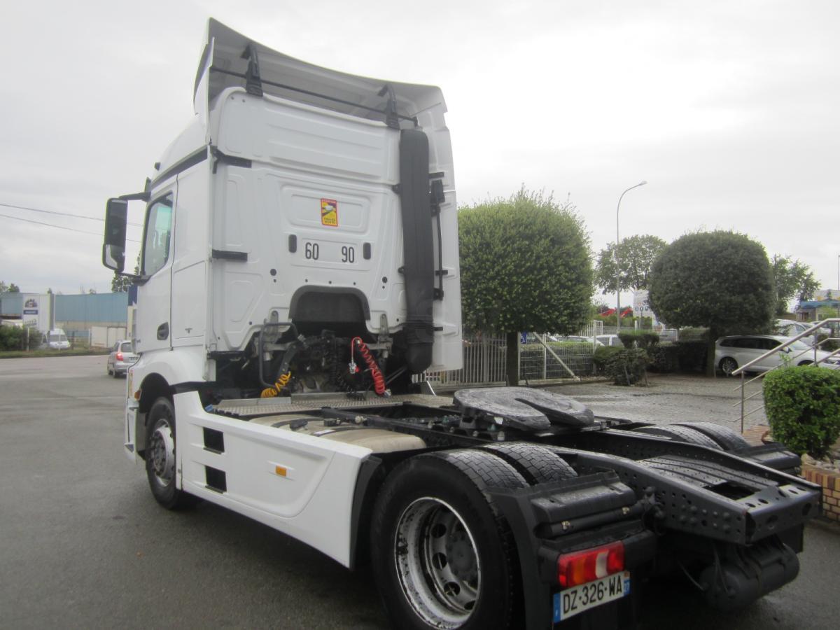 Tracteur routier Mercedes Actros 1845
