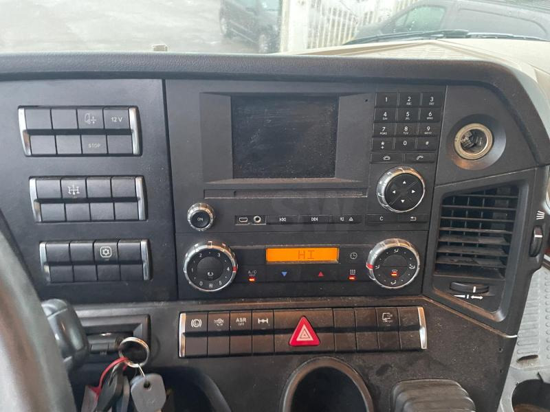 Tracteur routier Mercedes Actros 1845