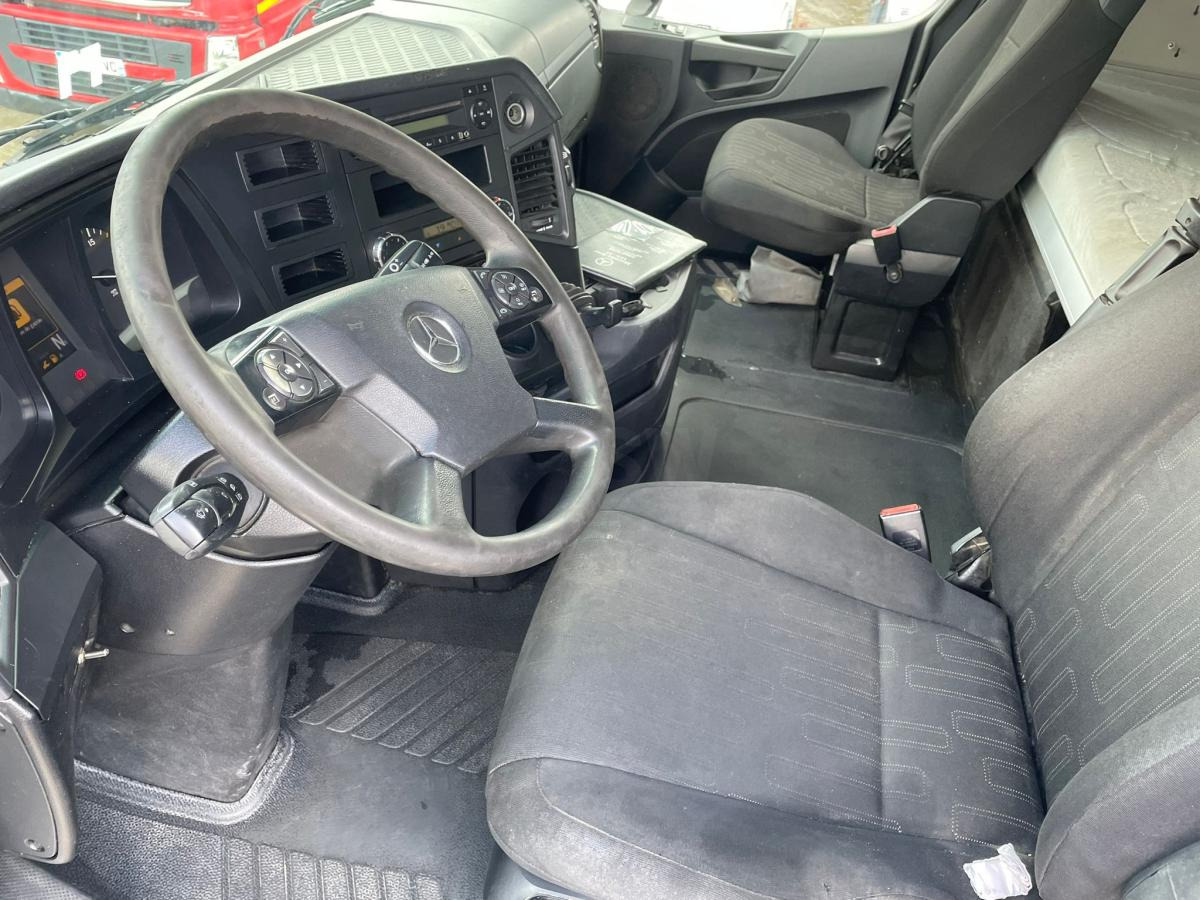 Tracteur routier Mercedes Arocs 3348