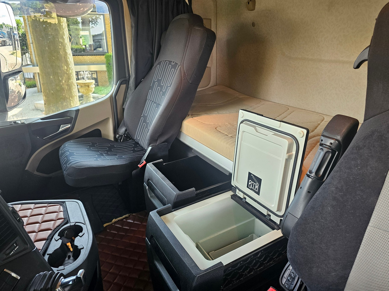 Tracteur routier Mercedes Benz Actros 1842 Mega