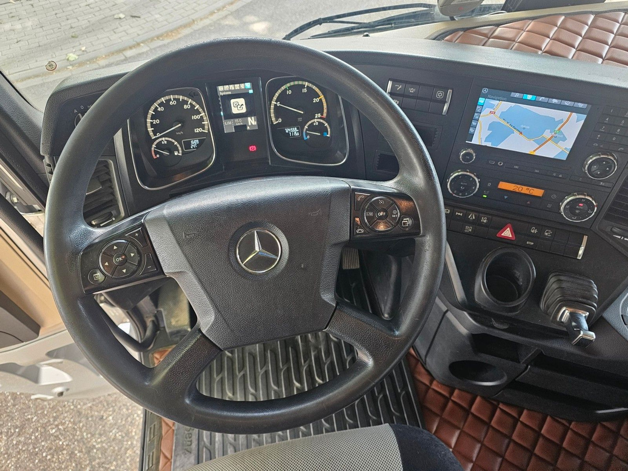 Tracteur routier Mercedes-Benz Actros 1842 Mega
