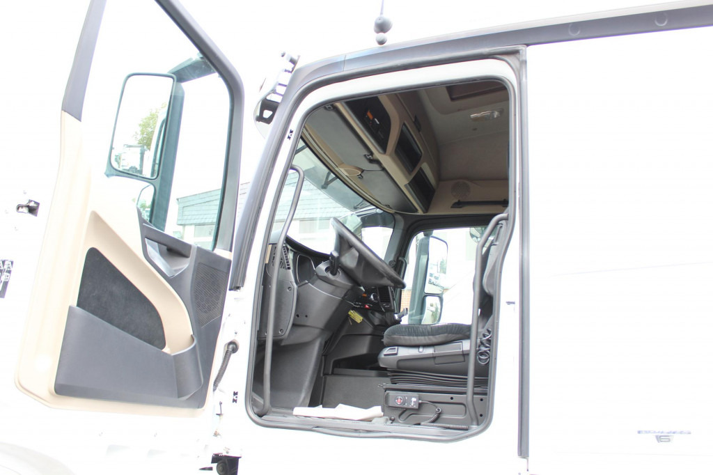 Tracteur routier Mercedes-Benz Actros 1843 E6   ACC   LDW   Vollspoiler