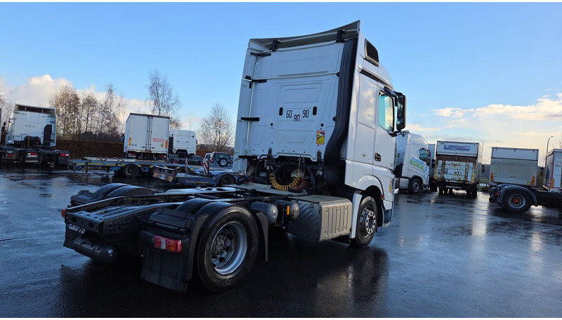 Tracteur routier Mercedes-Benz Actros 1845