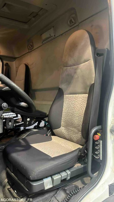 Tracteur routier RENAULT 29CHB1 PREMIUM - 2009 - 310214 KM - AC-252-JM