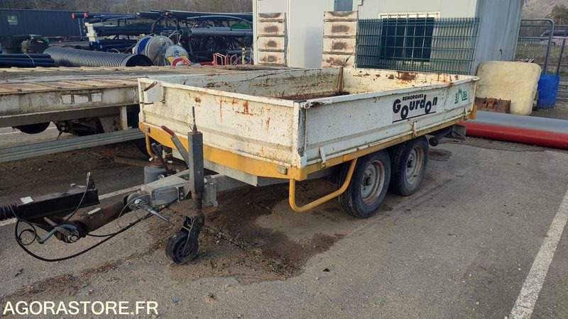 Tracteur routier Remorque Gourdon porte pelle