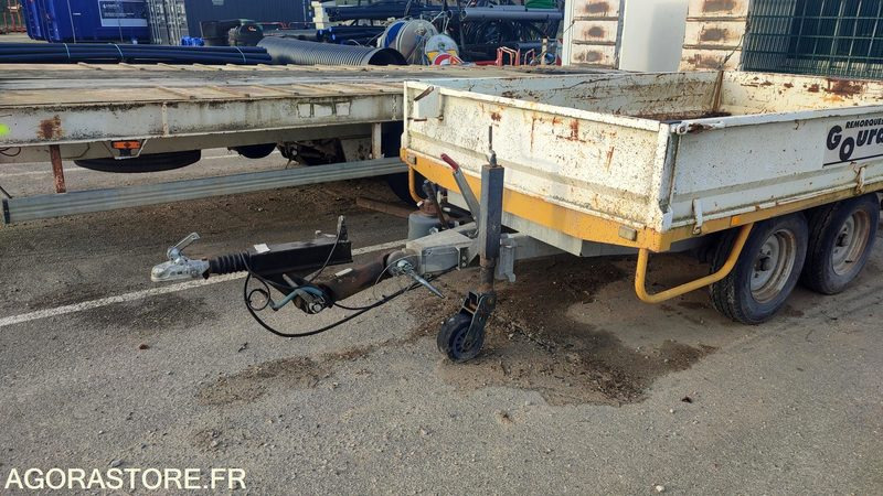 Tracteur routier Remorque Gourdon porte pelle