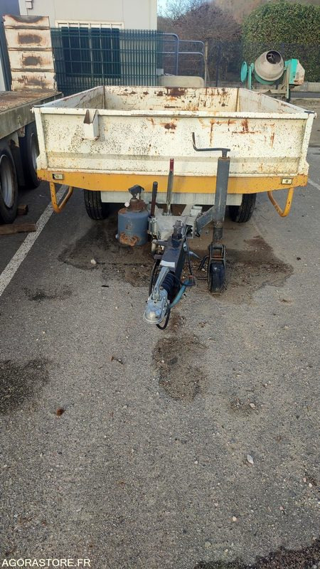 Tracteur routier Remorque Gourdon porte pelle