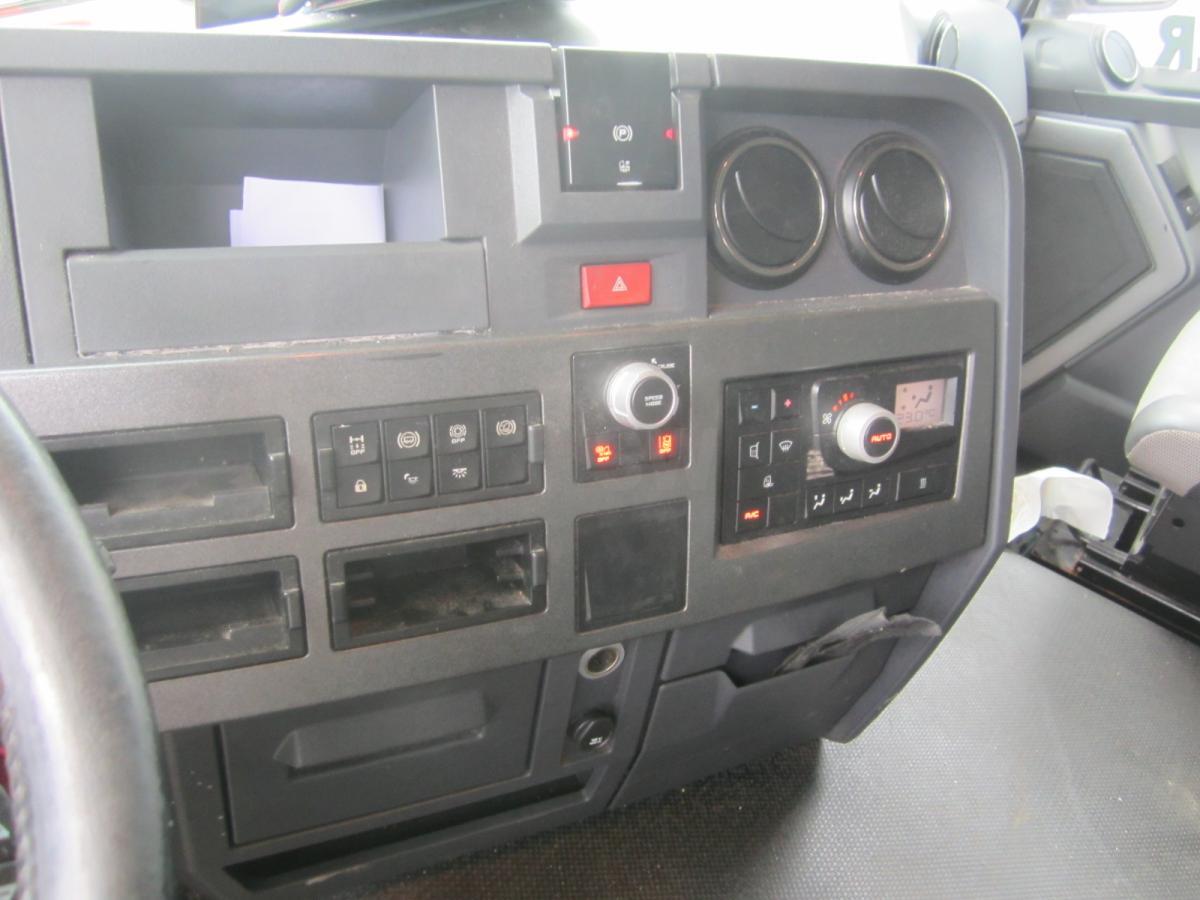 Tracteur routier Renault Gamme T 440