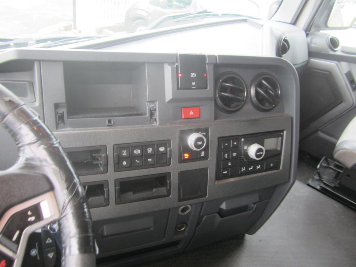 Tracteur routier Renault Gamme T 440