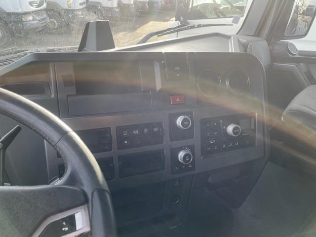 Tracteur routier Renault Gamme T 460