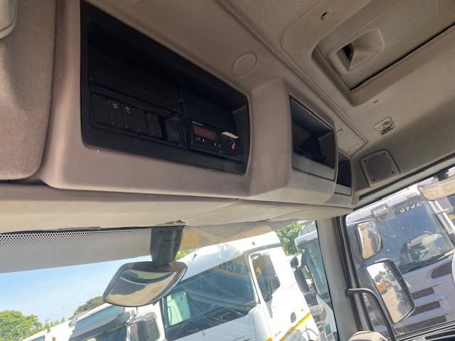 Tracteur routier Renault Kerax 430dxi