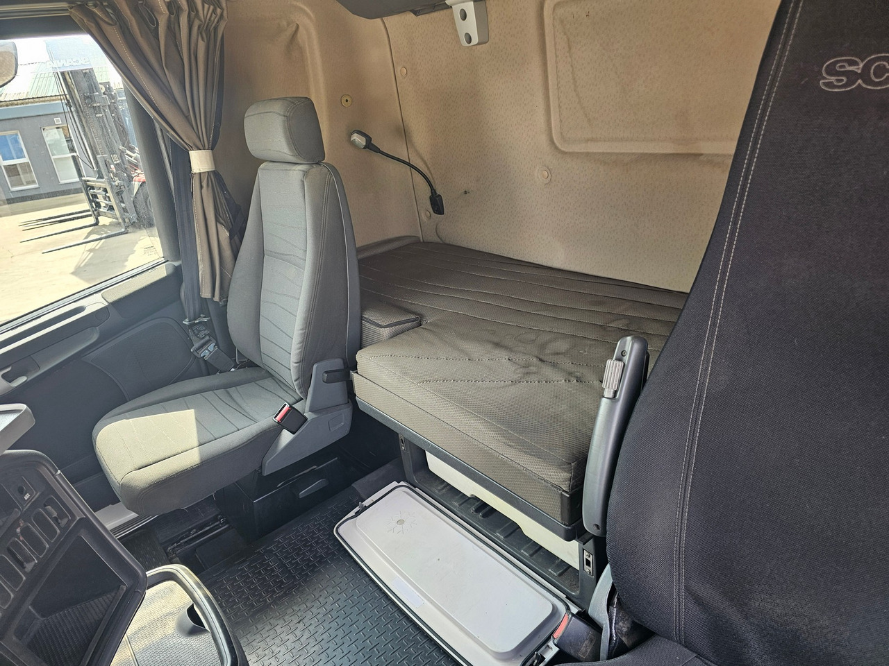 Tracteur routier Scania R440 Highline