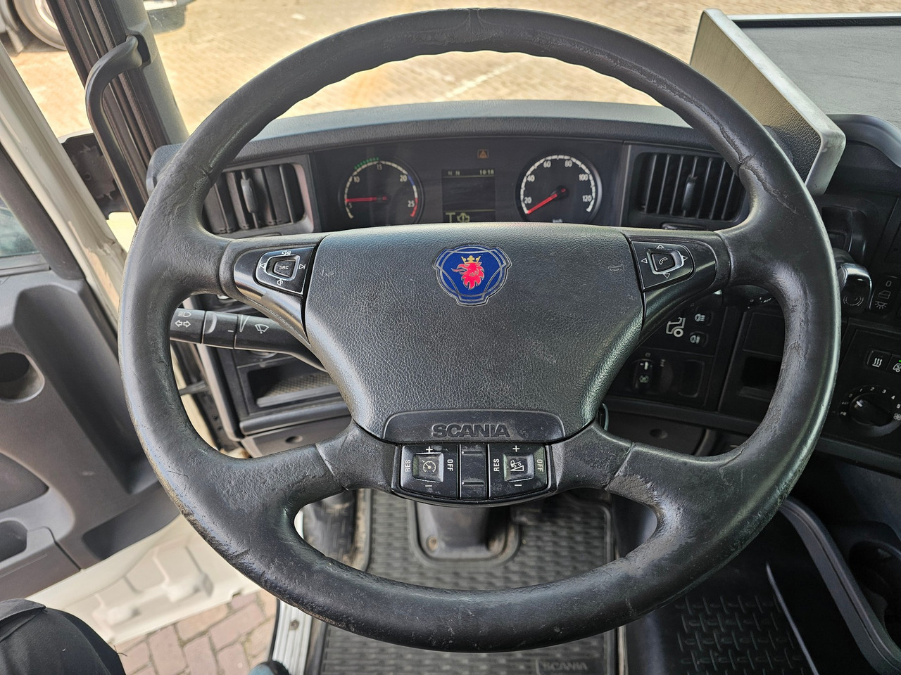 Tracteur routier Scania R440 Highline