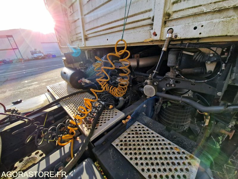 Tracteur routier Tracteur Renault - 2004 - 339927 - DD612SG