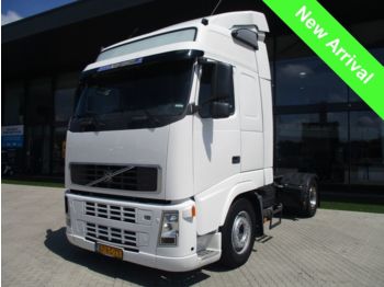 Tracteur routier Volvo FH 12 380 Globetrotter - Analogue: photos 1