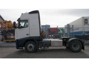 Tracteur routier Volvo FH 420 ADR GLOBETROTTER COMPRESSOR: photos 1