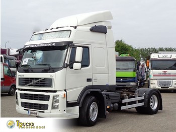 Tracteur routier Volvo FM 440 + Globetrotter + Spoilers