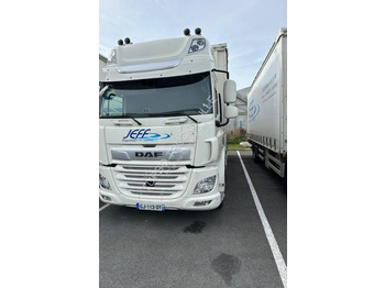 Camion à rideaux coulissants DAF CF 450