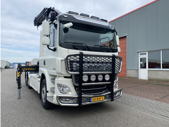 Camion grue DAF CF