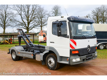 Camion ampliroll MERCEDES-BENZ Atego 817