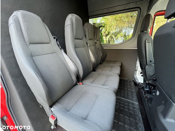 Fourgon utilitaire IVECO Daily