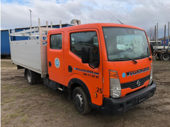 Utilitaire plateau NISSAN