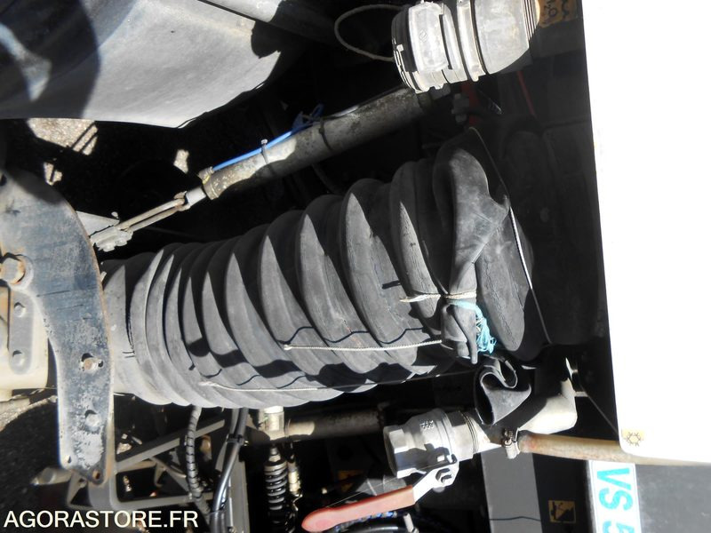 Balayeuse de voirie BALAYEUSE RENAULT PL