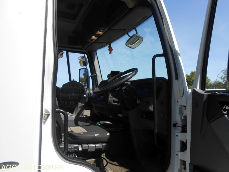 Balayeuse de voirie BALAYEUSE RENAULT PL