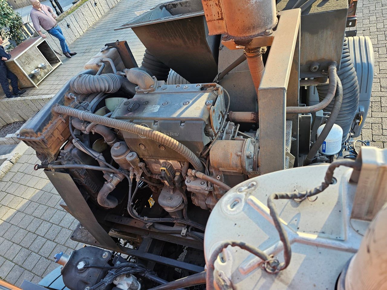 Balayeuse de voirie Mercedes Benz Atergo 1518