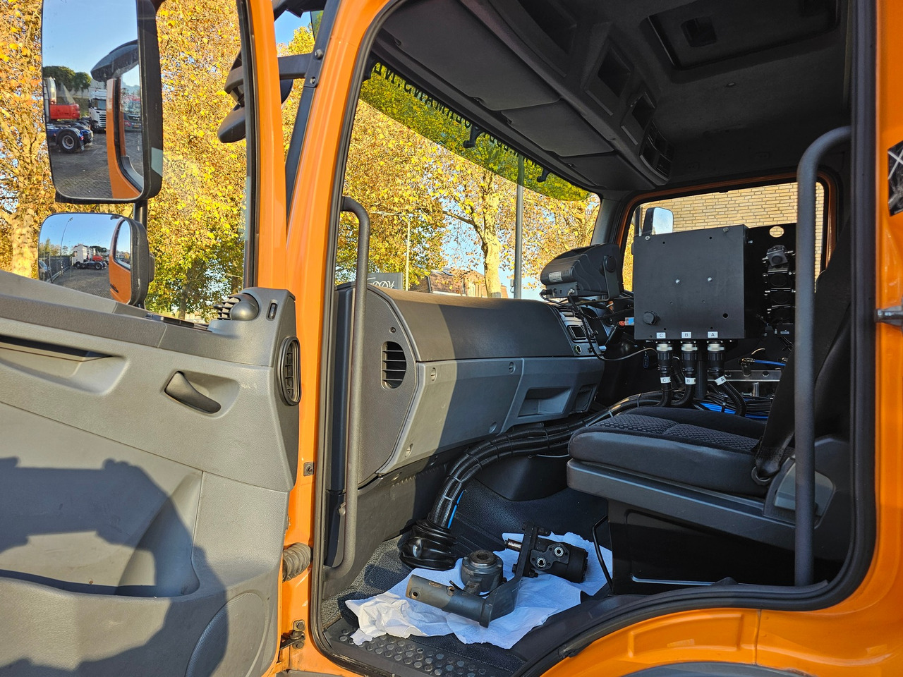 Balayeuse de voirie Mercedes Benz Atergo 1518