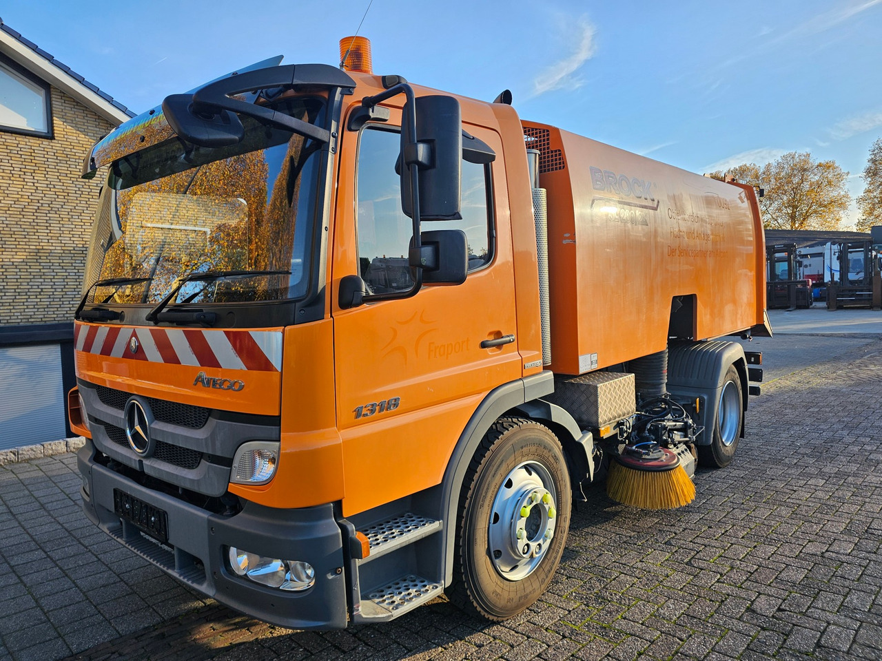 Balayeuse de voirie Mercedes Benz Atergo 1518