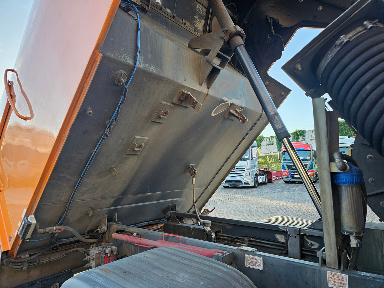 Balayeuse de voirie Mercedes Benz Atergo 1518