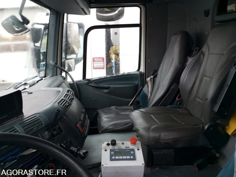 Benne à ordures ménagères BOM Renault non roulante (sans culasse) 347000kms