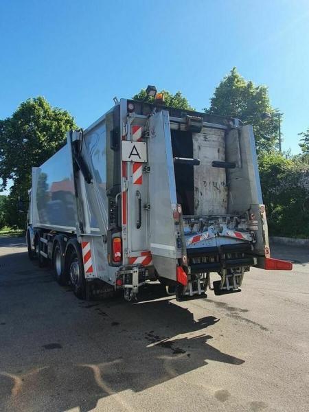 Benne à ordures ménagères Scania P 410 LB 8x2*6 MNA VARIOPRESS ZÖLLER DELTA 2301