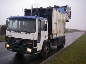 Volvo FL 616 4X2      8M3 - Benne à ordures ménagères