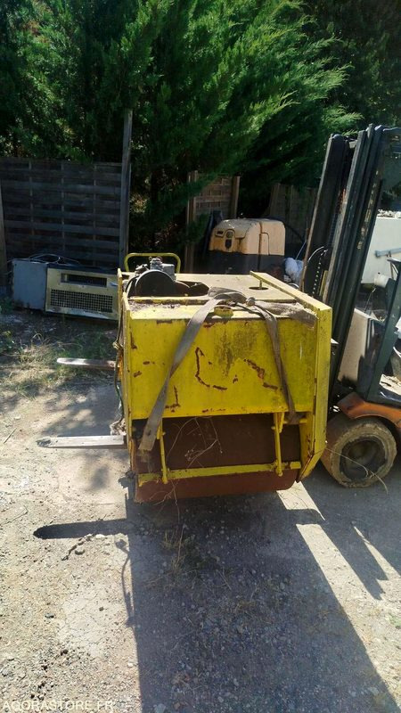 Véhicule de voirie/ Spécial COMPACTEUR A RESTAURER